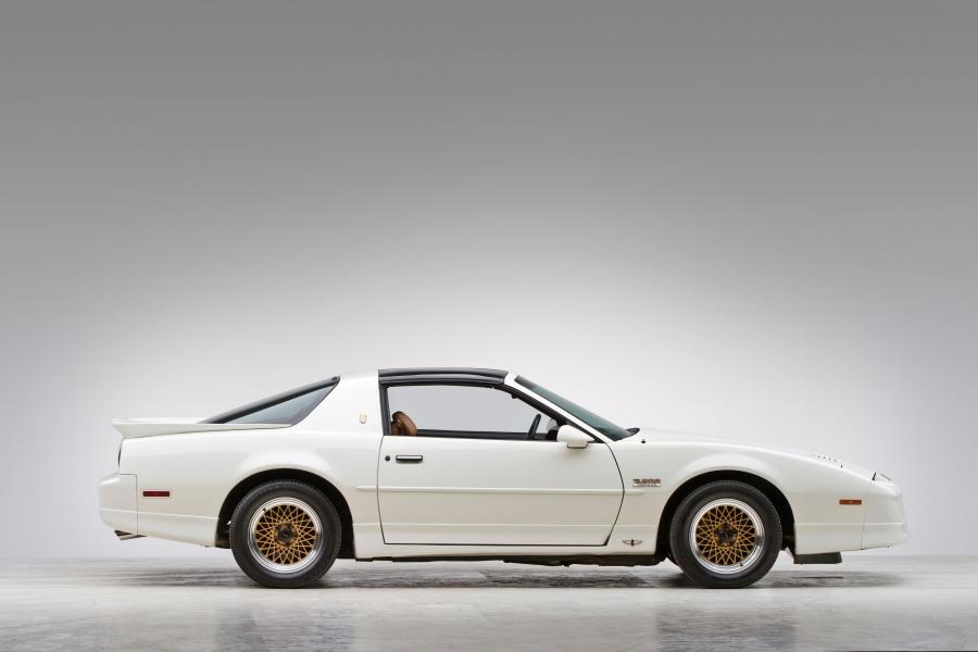  Pontiac Firebird Turbo Trans Am Coupe 1989 года  (фото 17 из 20)